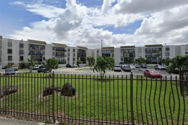 PENINSULA AT INTL GARDENS