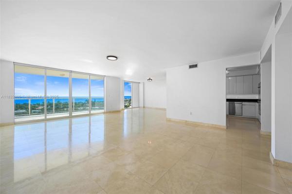 HAMPTONS SOUTH CONDO