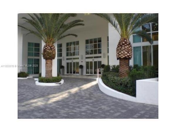 950 BRICKELL BAY DR #3006, MIAMI, FL 33131