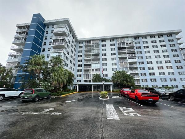 HILLCREST EAST 24 CONDO