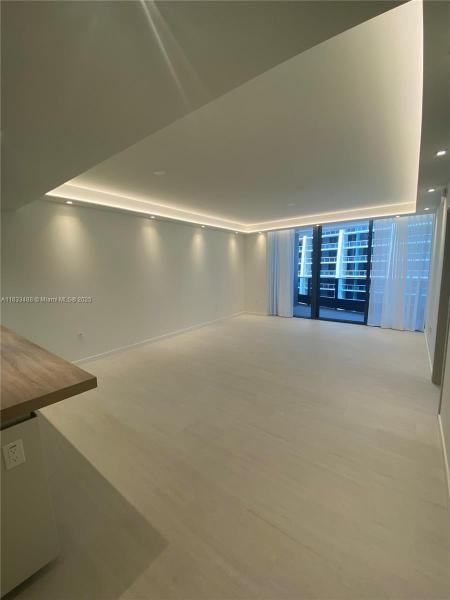 1000 BRICKELL PLZ #2707, MIAMI, FL 33131