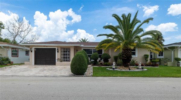 MAINLANDS OF TAMARAC LAKE