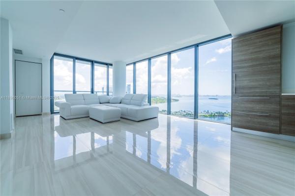 PARAISO BAY CONDO