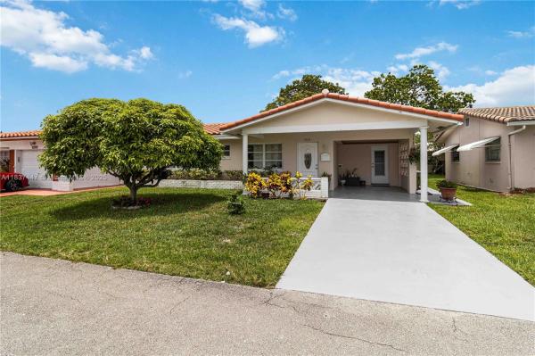 MAINLANDS OF TAMARAC LAKE