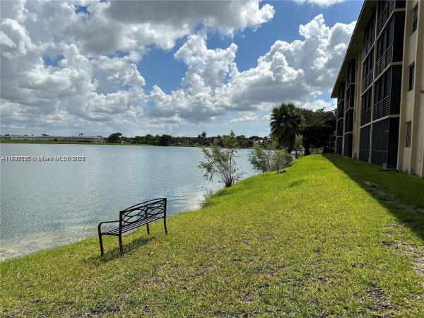 SUMMERTREE VILG CALIF CL