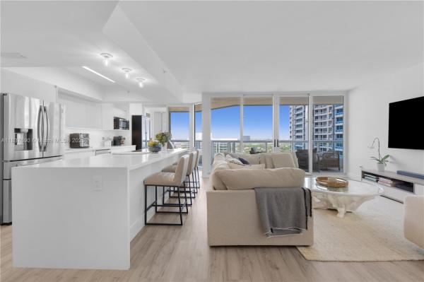 SOUTH TOWER AT THE POINT