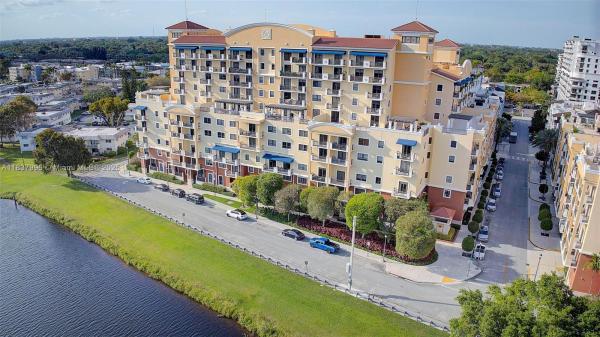 COLONNADE AT DADELAND SW