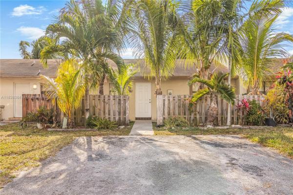 TOWNHOMES OF AUDUBON SOUT