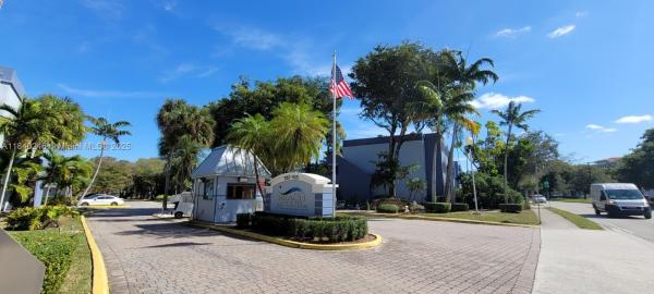 THE BEACH CLUB FONTAINEBL