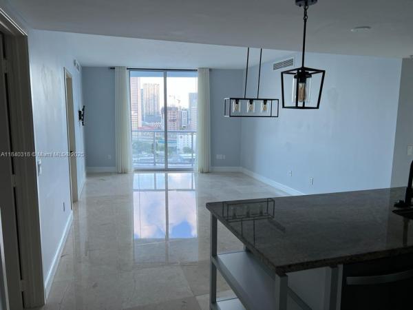 LATITUDE ON THE RIVER CON