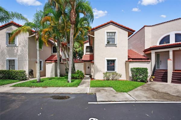 Lakeview Courts Jacaranda