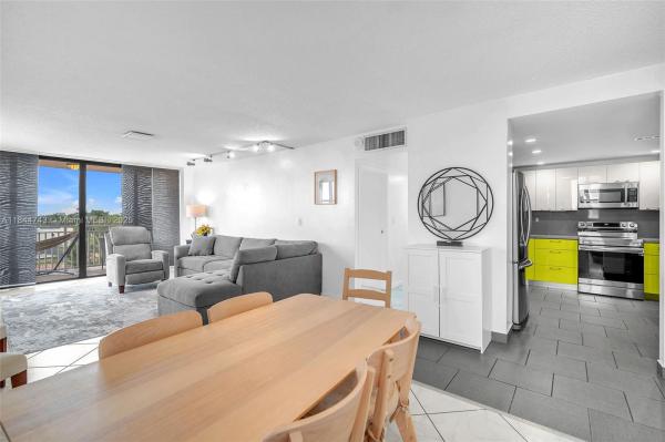 WATERSIDE TOWERS CONDO