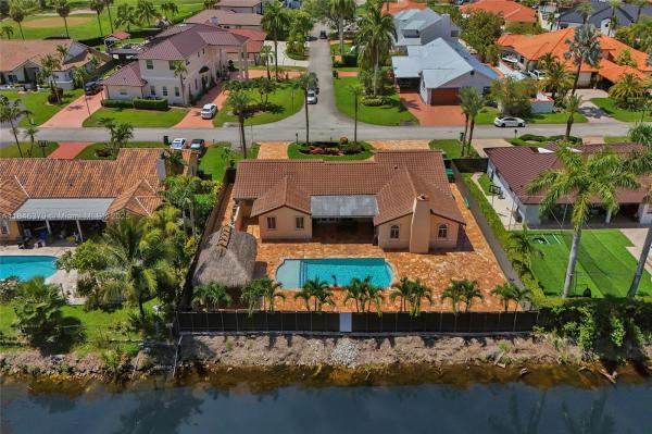 NORTH LINKS COUNTRY CLUB