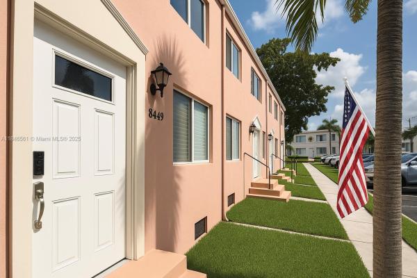 SUNSET PALM VILLAS CONDO