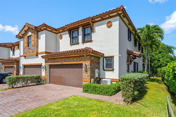 CENTURY TOWNHOMES AT BIRD