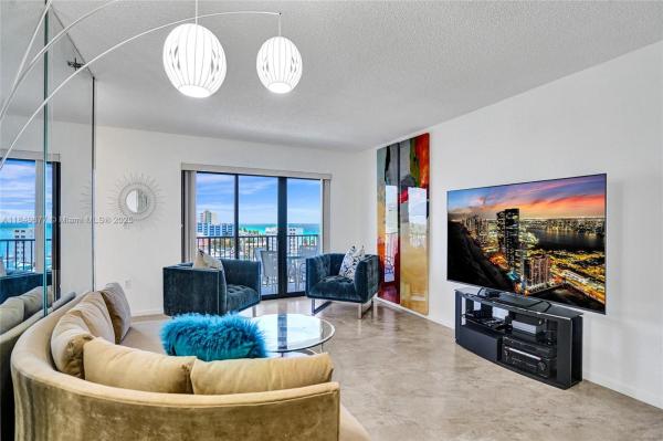 1201 S OCEAN DR #904N, HOLLYWOOD, FL 33019