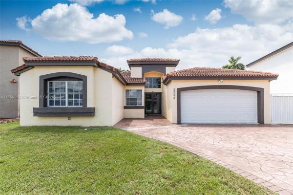 WEITZER HAMMOCKS HOMES SE