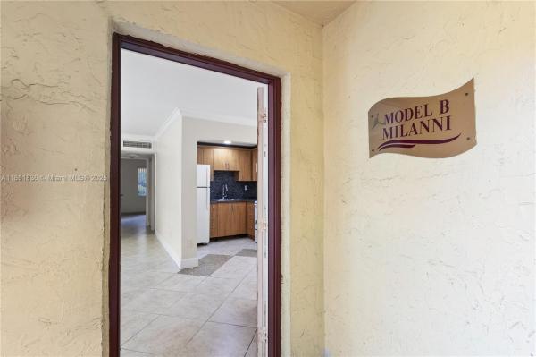 LOS PALACIOS BY MIAMI LAK