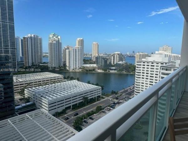 950 BRICKELL BAY DR #2104, MIAMI, FL 33131