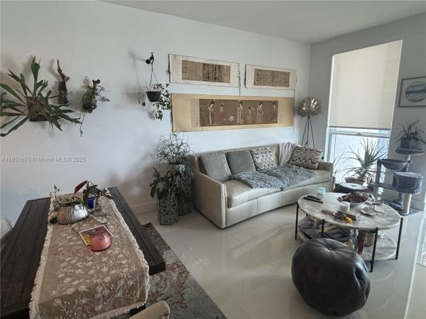 244 BISCAYNE BLVD #2706, MIAMI, FL 33132