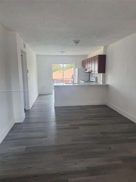 LAS VILLAS SEGOVIA CONDO