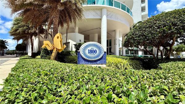 1800 CLUB CONDO