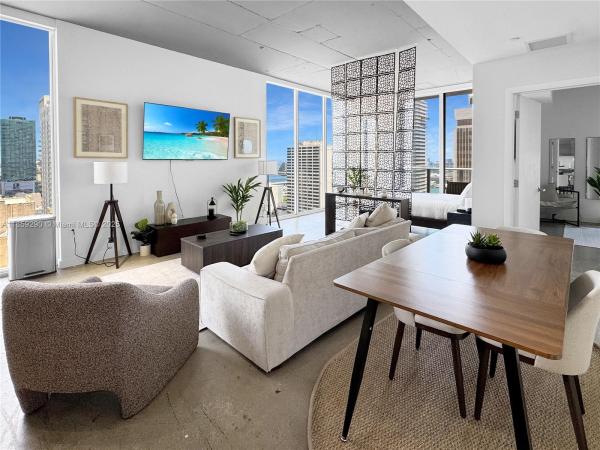 151 SE 1ST ST #2702, MIAMI, FL 33131