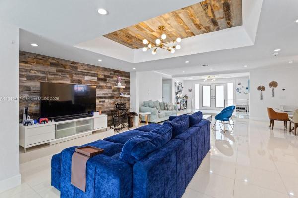 BAY HEIGHTS 1ST ADDN