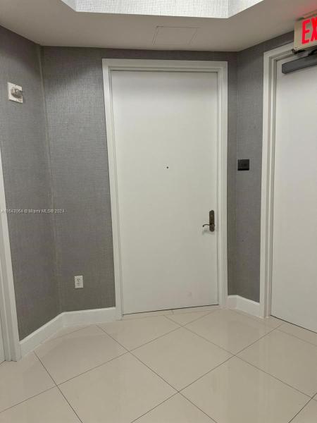 15811 COLLINS AVE #2505, SUNNY ISLES BEACH, FL 33160