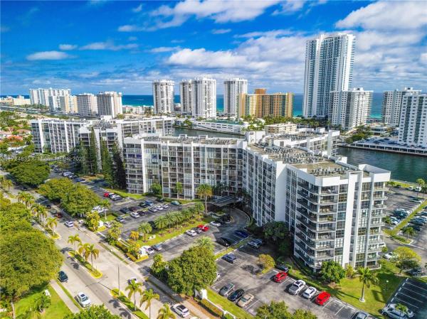 800 PARKVIEW DR #409, HALLANDALE BEACH, FL 33009