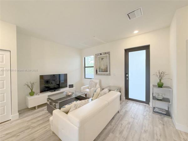 APEX AT PARK CENTRAL