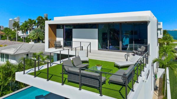 BISCAYNE ISLAND ESTATES