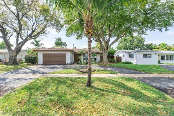 HOLLYWOOD HILLS SECOND AD