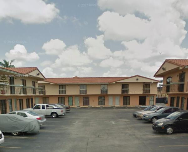 MIDWAY MANSIONS TOWNHOMES