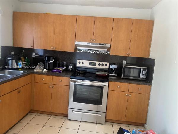 MIDWAY MANSIONS TOWNHOMES