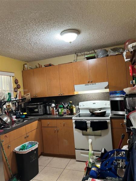 MIDWAY MANSIONS TOWNHOMES