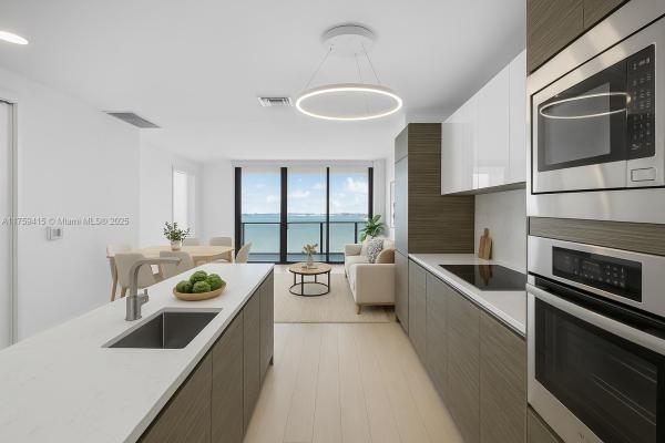 460 NE 28TH ST #903, MIAMI, FL 33137