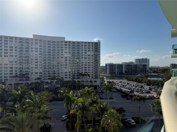 3801 S OCEAN DR #8T, HOLLYWOOD, FL 33019