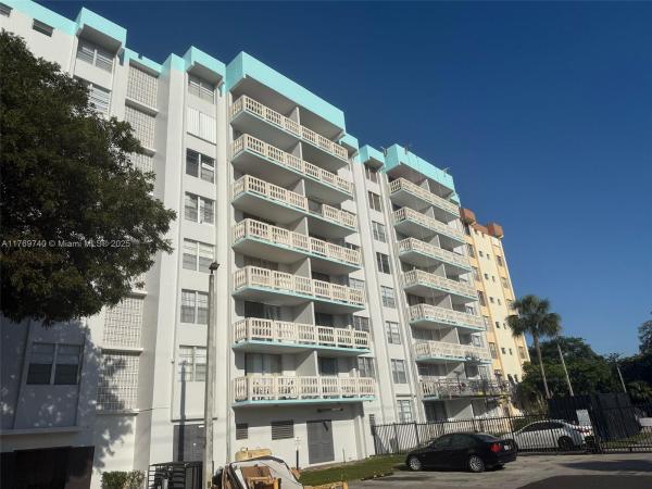 PARKWAY TOWERS BLDG 1