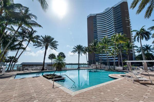 PALM BAY TOWERS CONDO