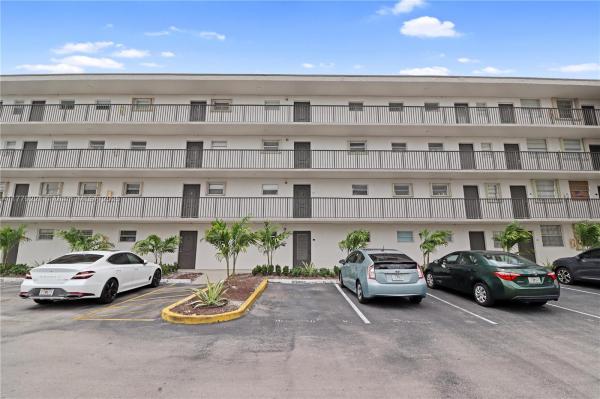 El Conquistador N Condo