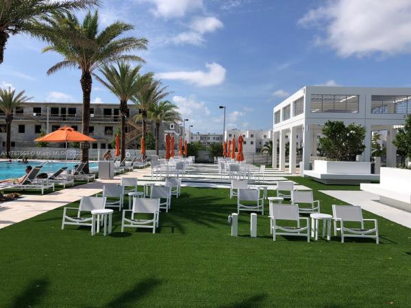 Landmark At Doral Condo