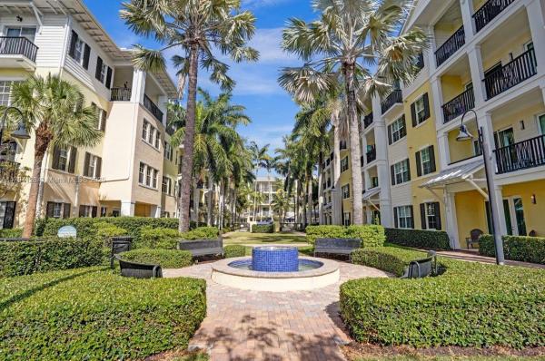 LATITUDE DELRAY BEACH CON