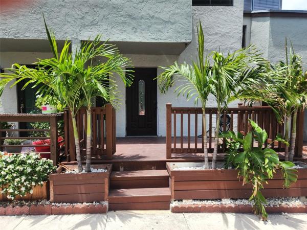 RIVER CLUB TOWNHOUSE COND