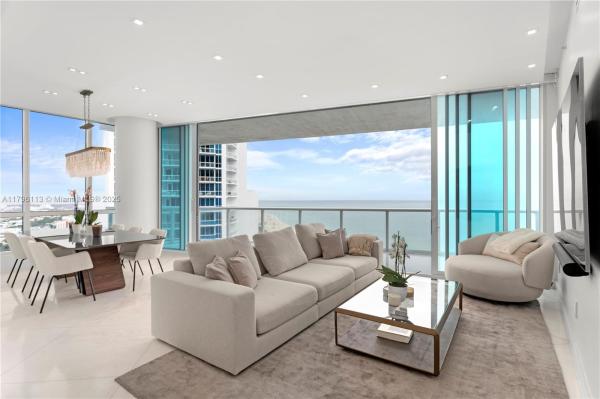 CONTINUUM ON SOUTH BEACH