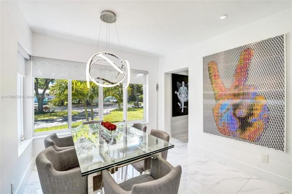 HOLLYWOOD LAKES SECTION