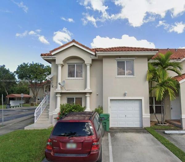 IBIS VILLAS AT DORAL COND