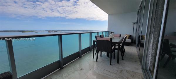 JADE RESIDENCES AT BRICKE