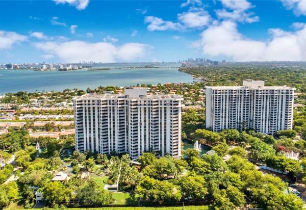 TOWERS OF QUAYSIDE CONDO