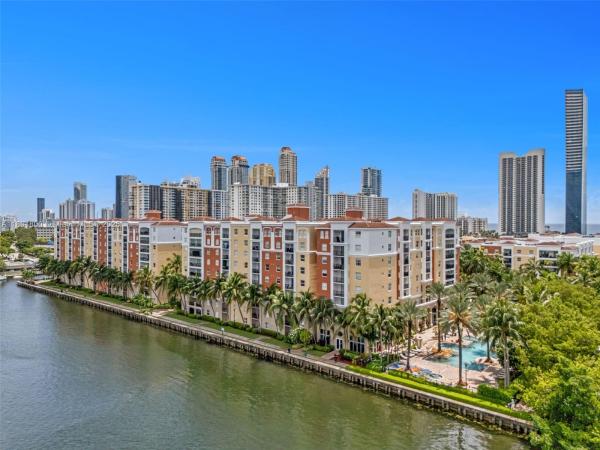 17100 N BAY RD #1310, SUNNY ISLES BEACH, FL 33160